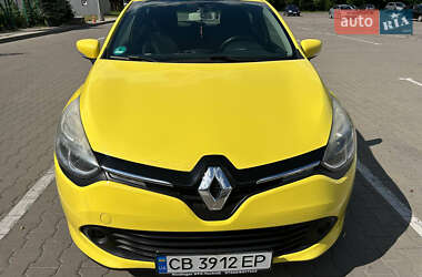 Хэтчбек Renault Clio 2012 в 
