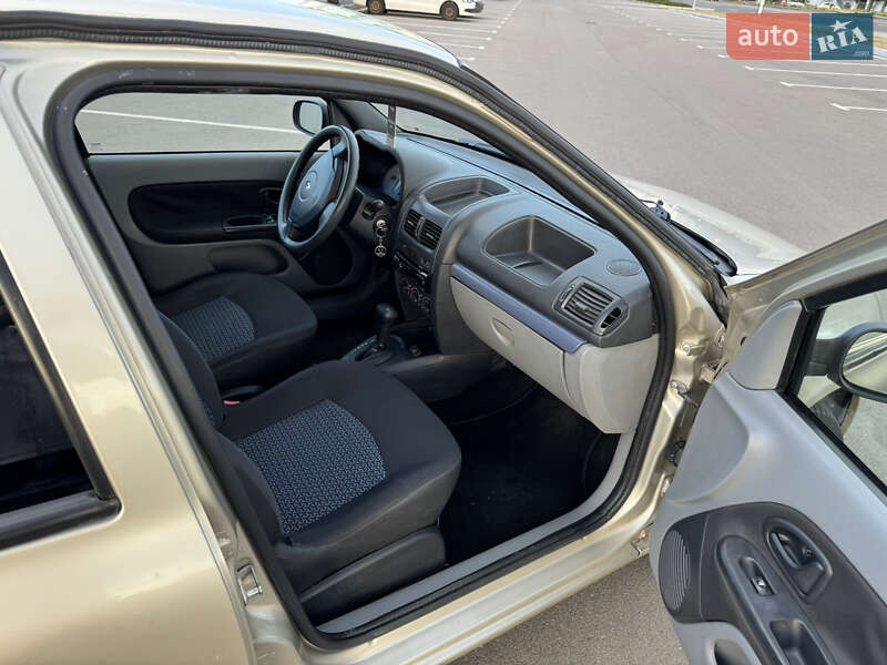 Седан Renault Clio 2008 в Киеве