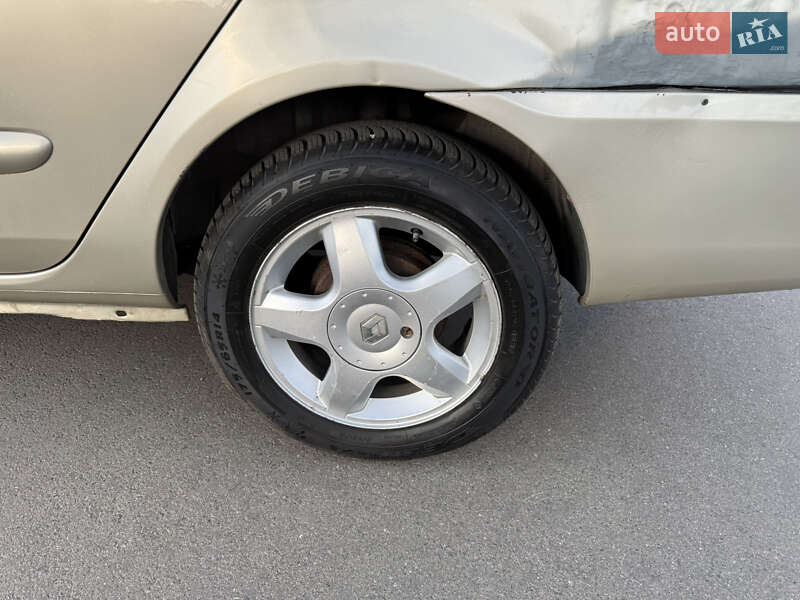 Седан Renault Clio 2008 в Киеве