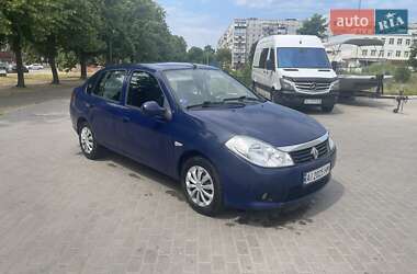 Седан Renault Clio 2010 в 