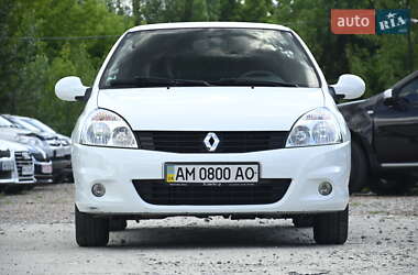 Хэтчбек Renault Clio 2010 в 