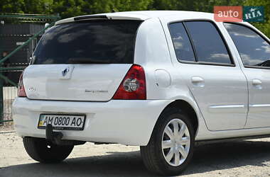 Хэтчбек Renault Clio 2010 в 