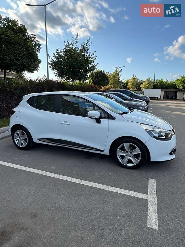 Хэтчбек Renault Clio 2016 в 