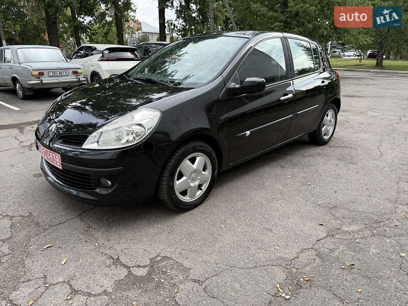 Хэтчбек Renault Clio 2007 в 