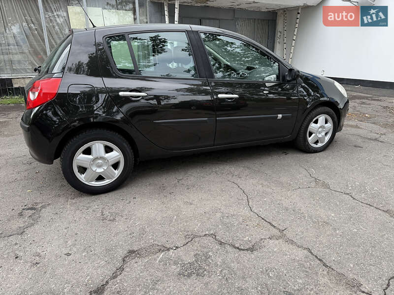 Хэтчбек Renault Clio 2007 в Полтаве