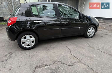 Хэтчбек Renault Clio 2007 в 