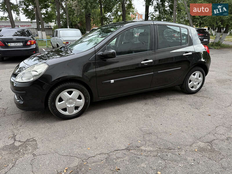 Хэтчбек Renault Clio 2007 в Полтаве