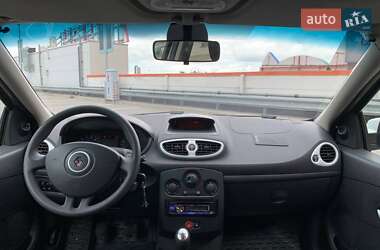 Хэтчбек Renault Clio 2012 в 
