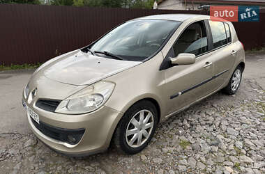 Хэтчбек Renault Clio 2007 в 