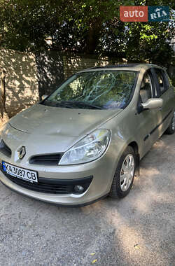 Хэтчбек Renault Clio 2007 в 
