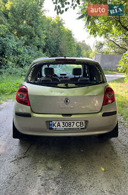 Хэтчбек Renault Clio 2007 в 
