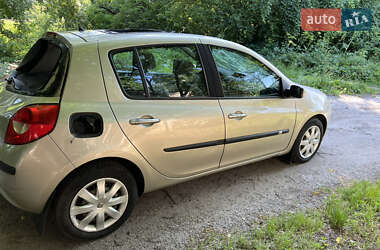 Хэтчбек Renault Clio 2007 в 