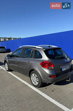 Хэтчбек Renault Clio 2010 в 
