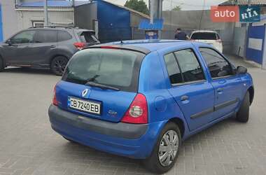 Хэтчбек Renault Clio 2006 в 