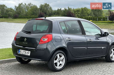 Хэтчбек Renault Clio 2007 в 