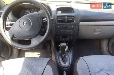Хэтчбек Renault Clio 2002 в 