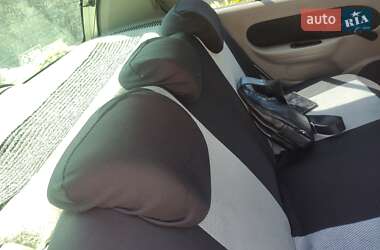 Хэтчбек Renault Clio 2002 в 
