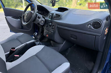 Хэтчбек Renault Clio 2009 в 