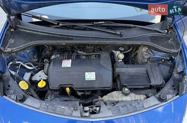 Хэтчбек Renault Clio 2009 в 