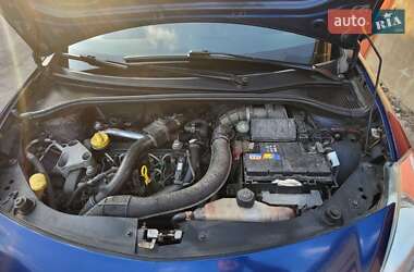 Хэтчбек Renault Clio 2006 в 