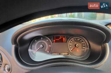 Хэтчбек Renault Clio 2006 в 