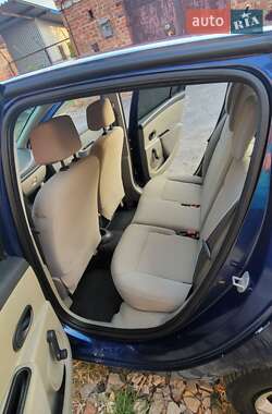 Хэтчбек Renault Clio 2006 в 
