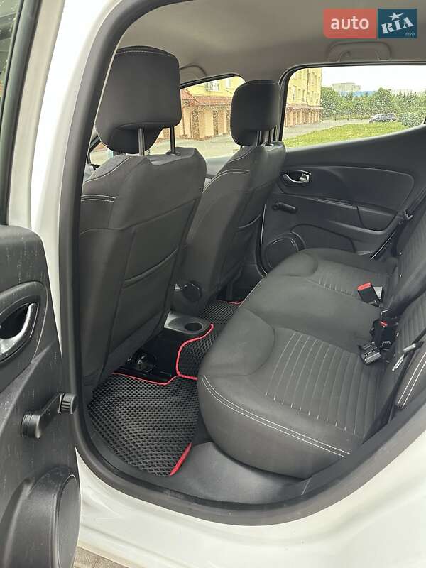 Хэтчбек Renault Clio 2016 в Львове