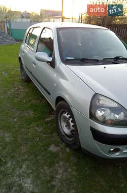 Хэтчбек Renault Clio 2003 в 