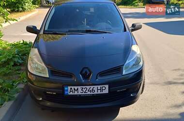 Хэтчбек Renault Clio 2007 в Звягеле