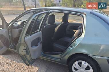 Седан Renault Clio 2005 в 