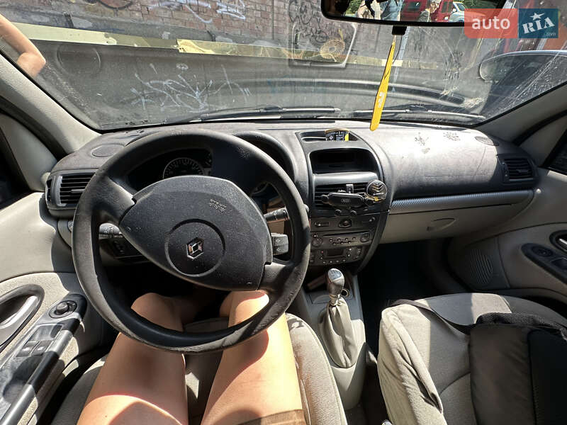 Хэтчбек Renault Clio 2002 в Киеве