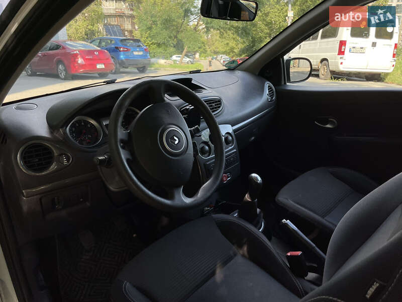 Хэтчбек Renault Clio 2013 в Киеве