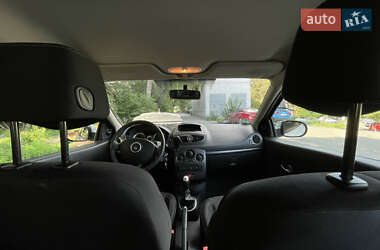 Хэтчбек Renault Clio 2013 в 