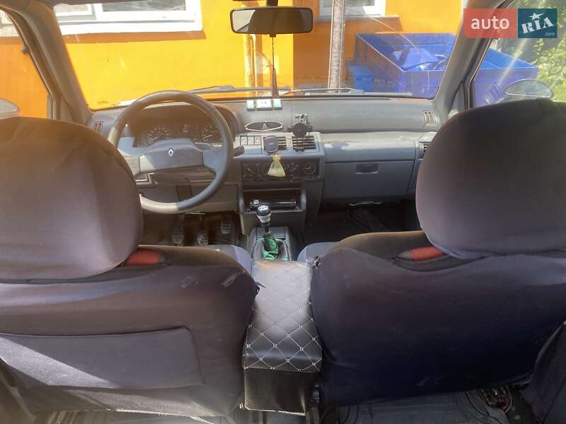 Хэтчбек Renault Clio 1995 в Киеве
