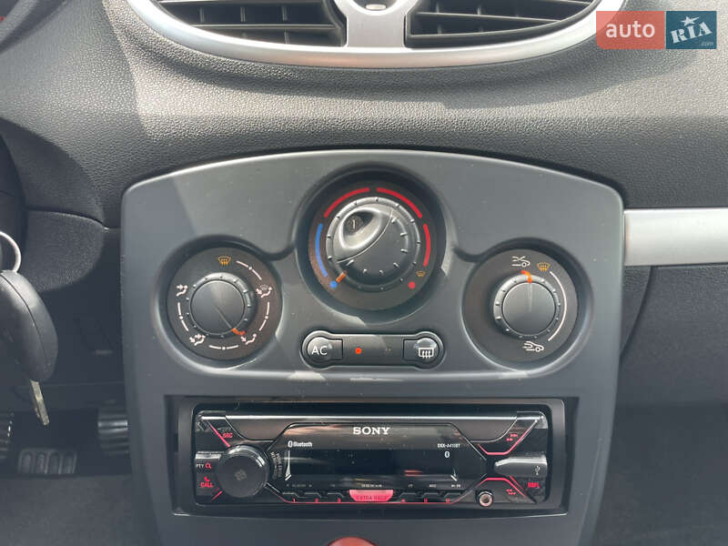 Хэтчбек Renault Clio 2008 в Луцке