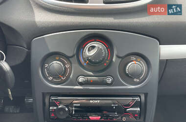 Хэтчбек Renault Clio 2008 в 
