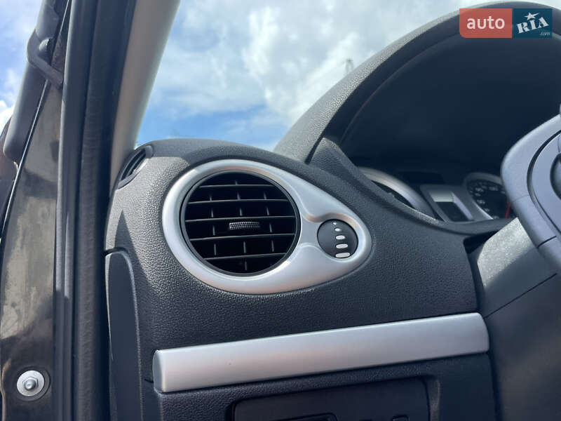 Хэтчбек Renault Clio 2008 в Луцке