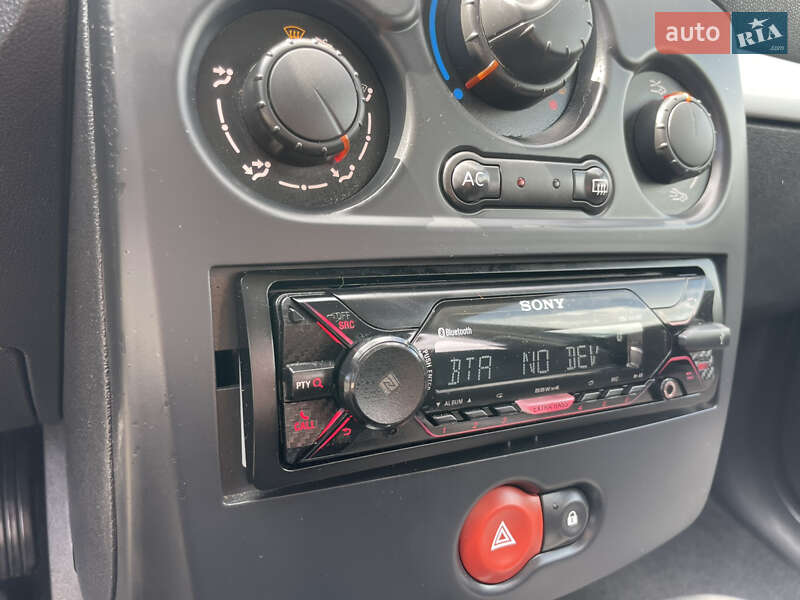 Хэтчбек Renault Clio 2008 в Луцке