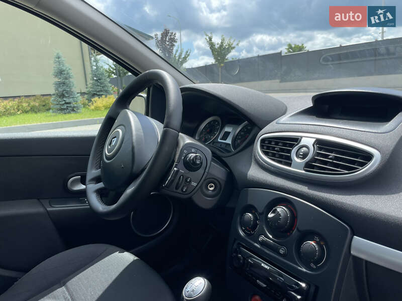 Хэтчбек Renault Clio 2008 в Луцке