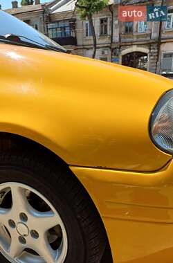 Хэтчбек Renault Clio 2001 в 