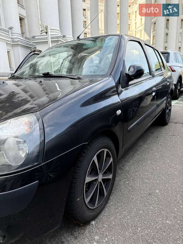 Седан Renault Clio 2006 в Киеве