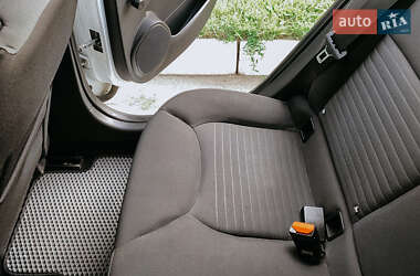 Хетчбек Renault Clio 2013 в 