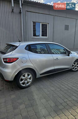 Хэтчбек Renault Clio 2012 в 