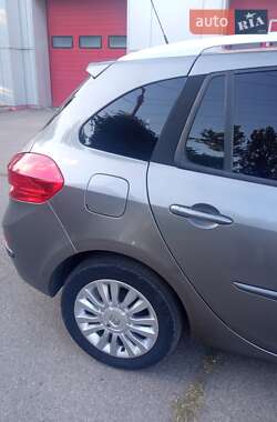 Универсал Renault Clio 2011 в 