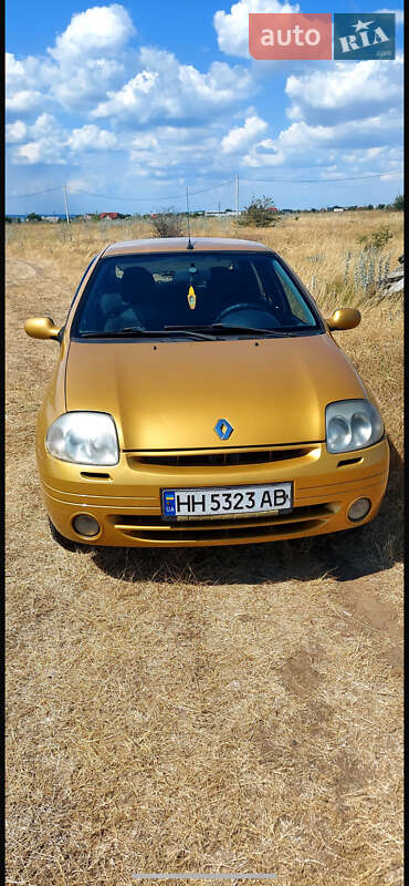 Renault Clio 2001
