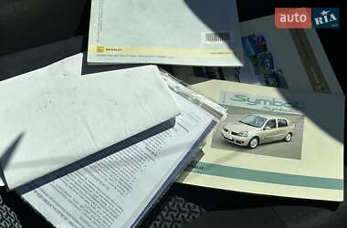 Седан Renault Clio 2006 в 
