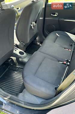 Хэтчбек Renault Clio 2006 в 