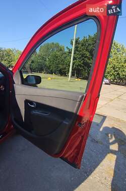 Хэтчбек Renault Clio 2007 в 