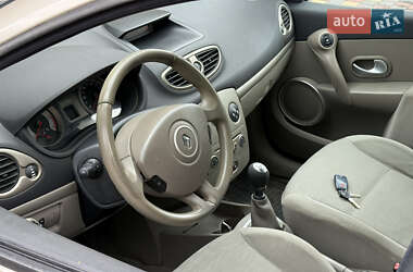 Хэтчбек Renault Clio 2007 в 