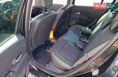 Хэтчбек Renault Clio 2012 в 